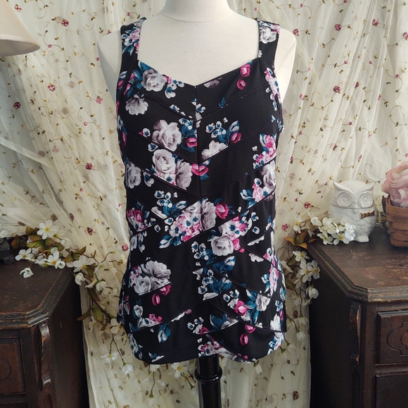 WHBM Layered Look Floral Tank - Picture 2 of 7